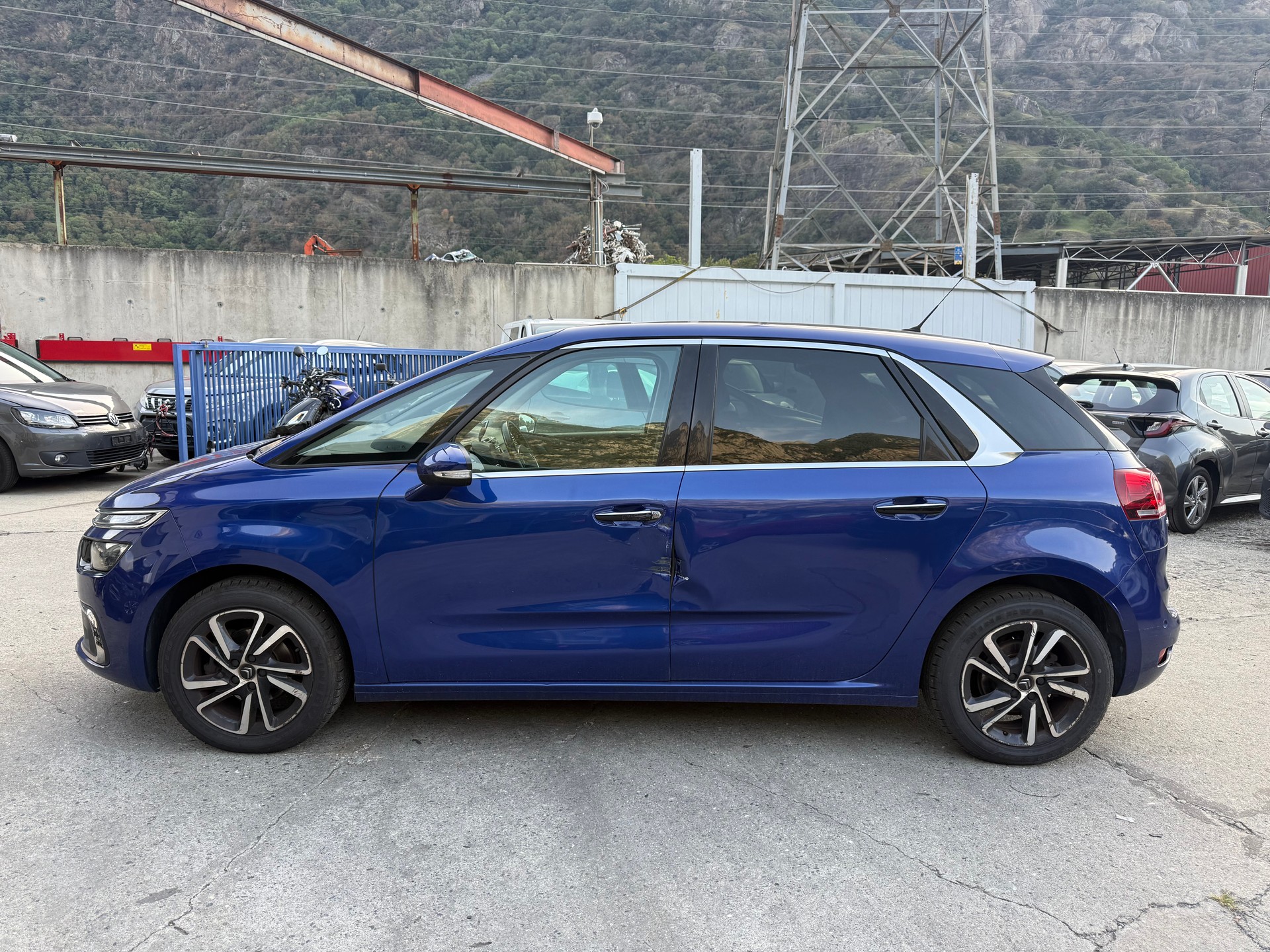 CITROEN C4 Picasso 1.2 Pure Tech Feel EAT6-image-1