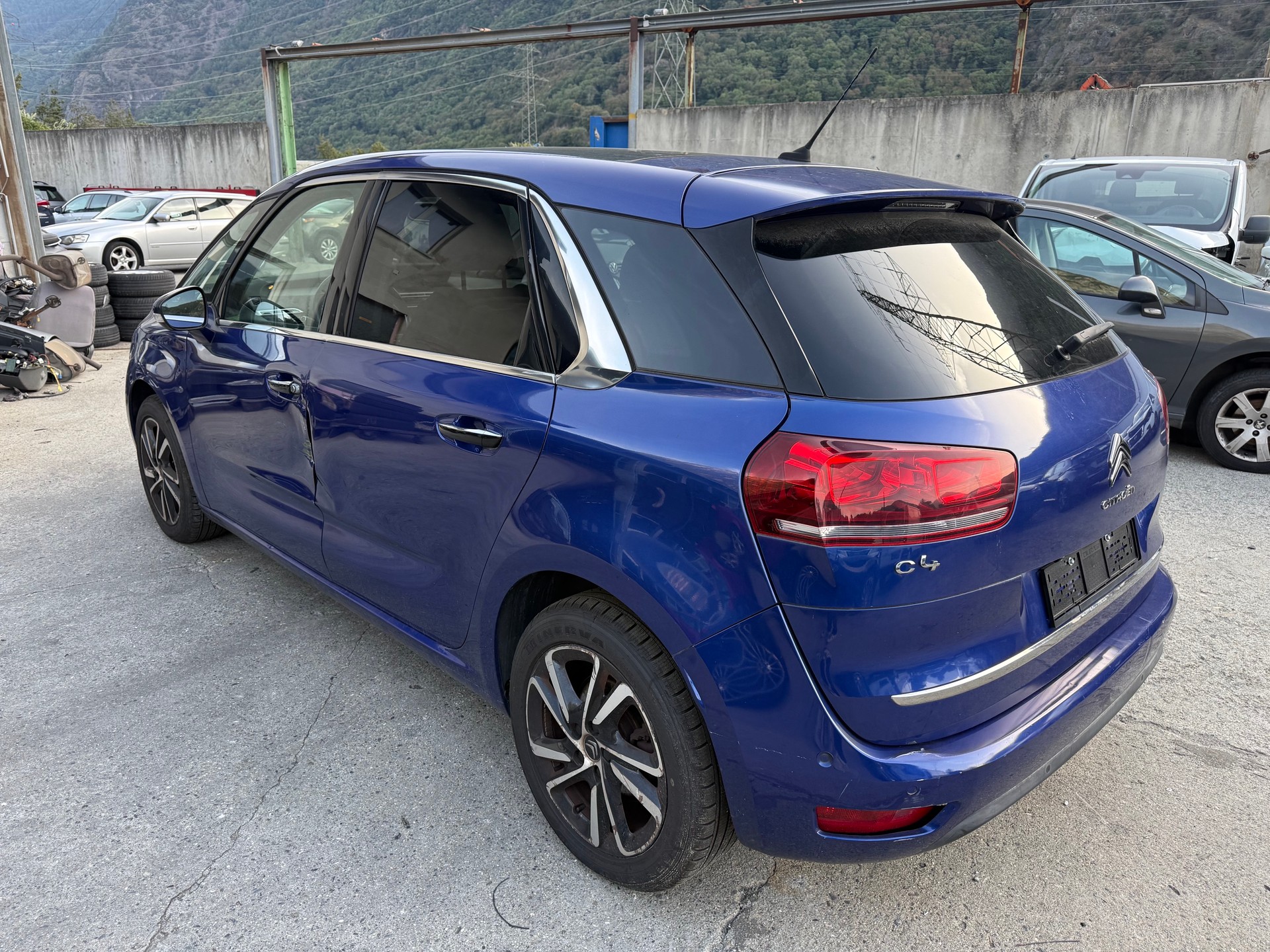 CITROEN C4 Picasso 1.2 Pure Tech Feel EAT6-image-3