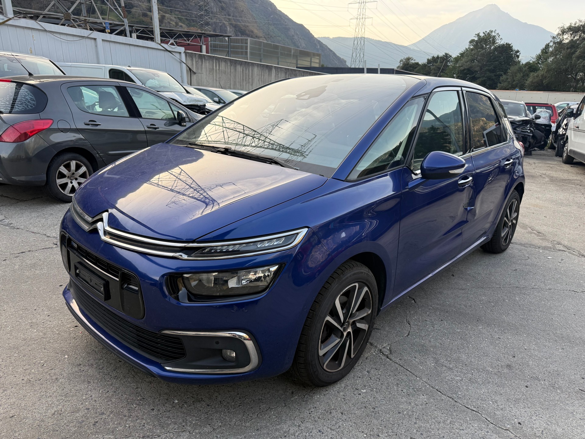 CITROEN C4 Picasso 1.2 Pure Tech Feel EAT6-image-0