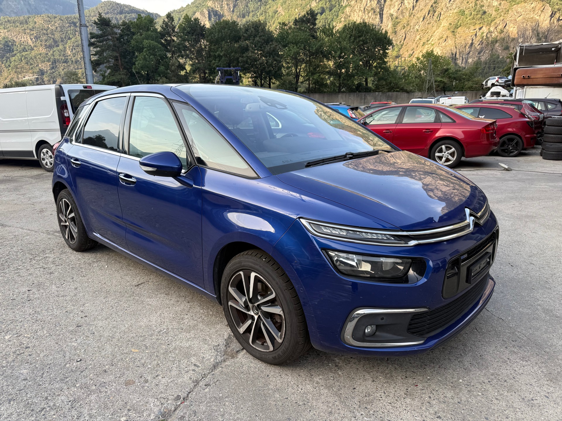 CITROEN C4 Picasso 1.2 Pure Tech Feel EAT6-image-9