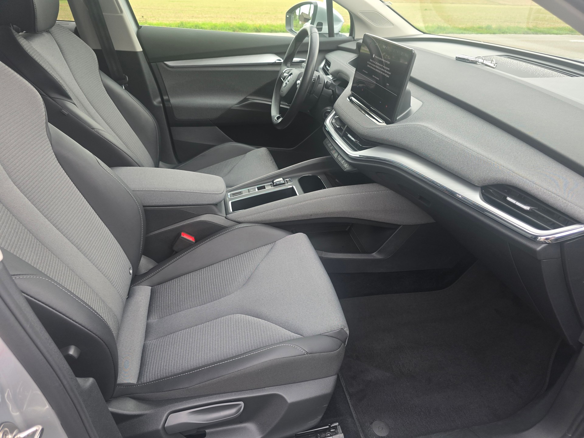 SKODA Enyaq iV 80-image-9