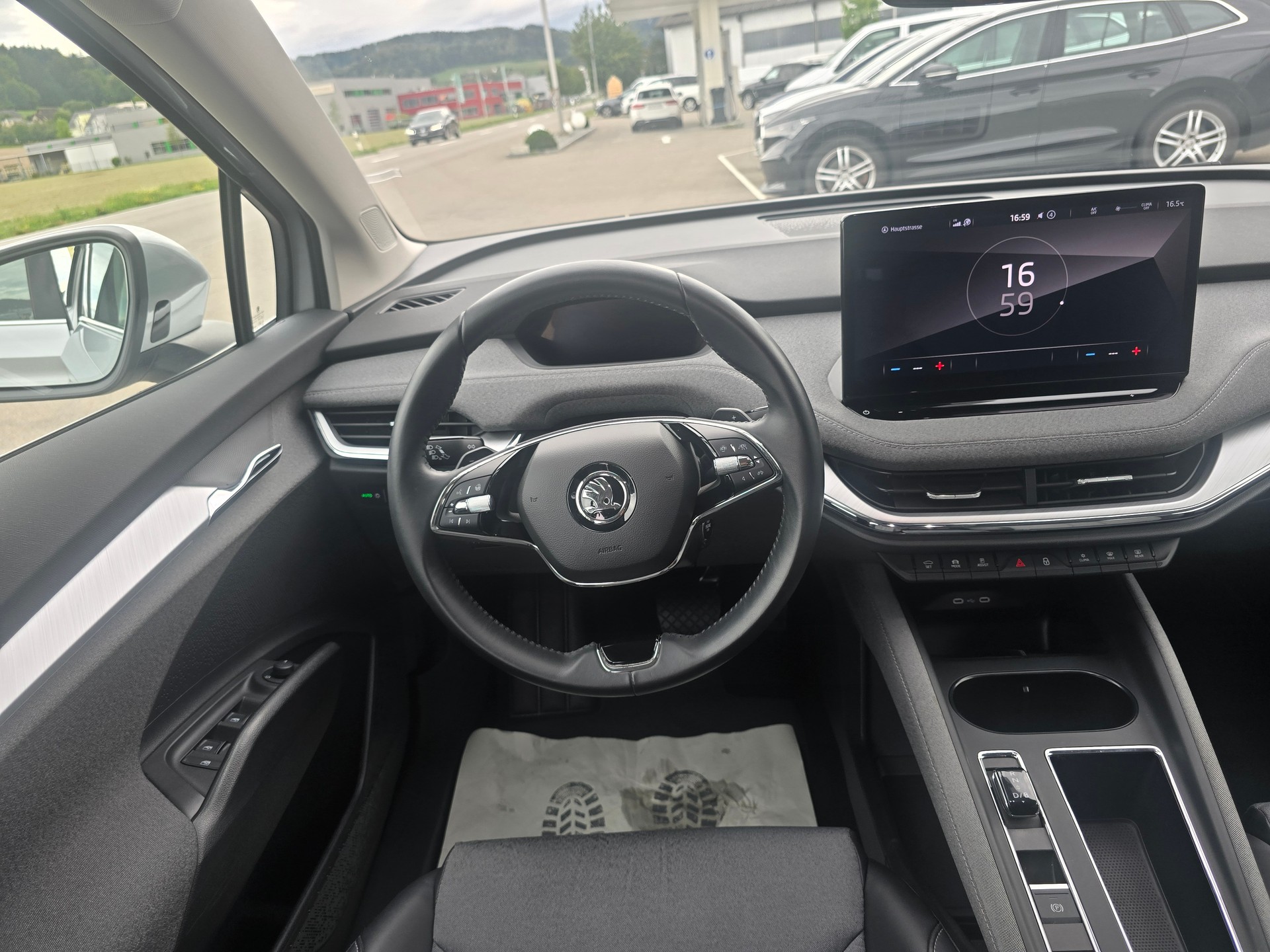 SKODA Enyaq iV 80-image-10