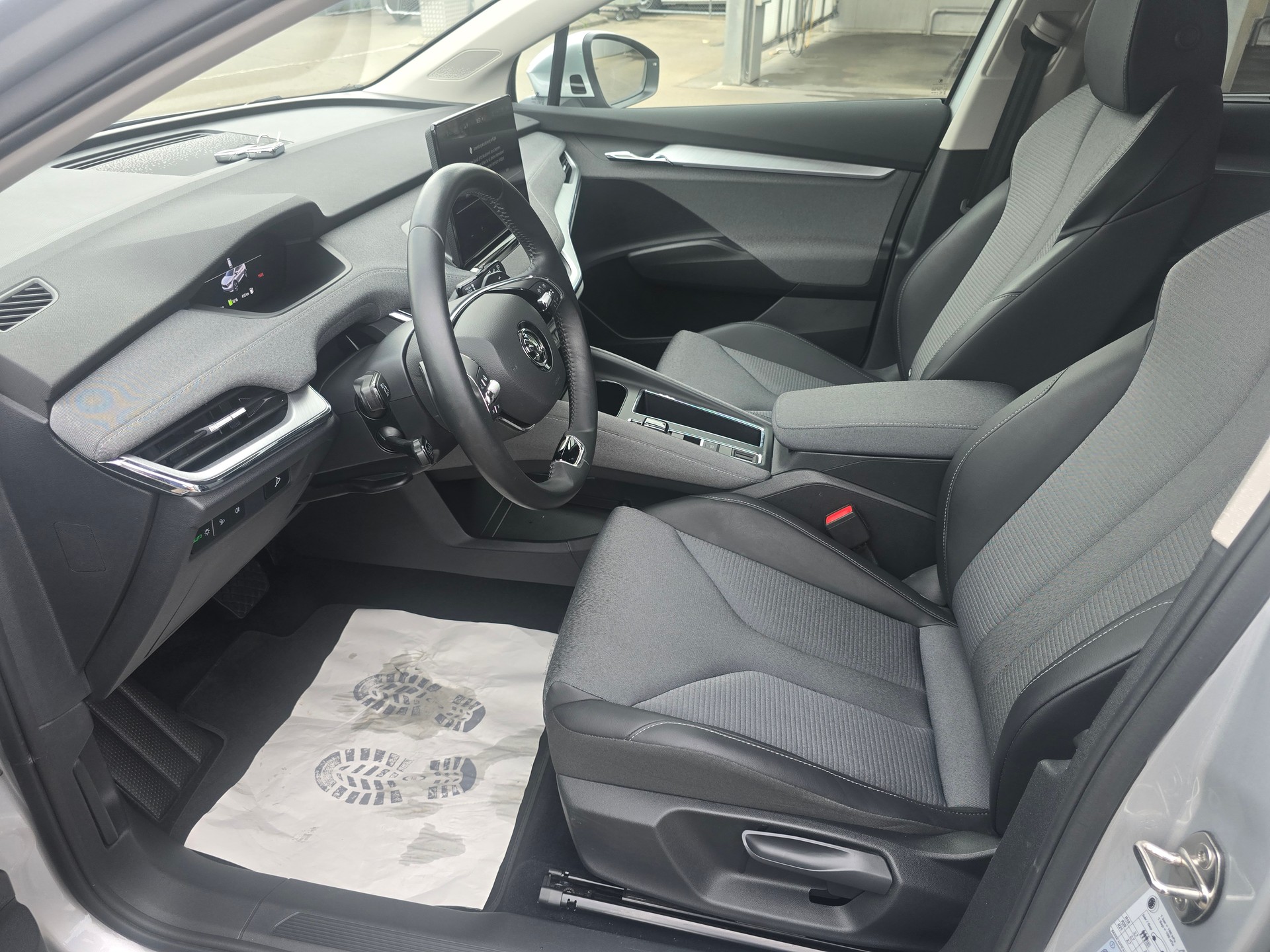 SKODA Enyaq iV 80-image-6