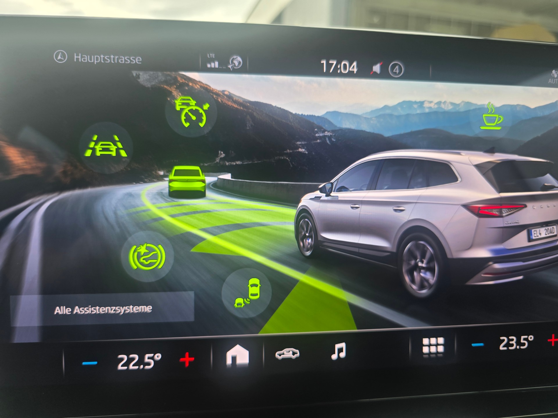 SKODA Enyaq iV 80-image-13