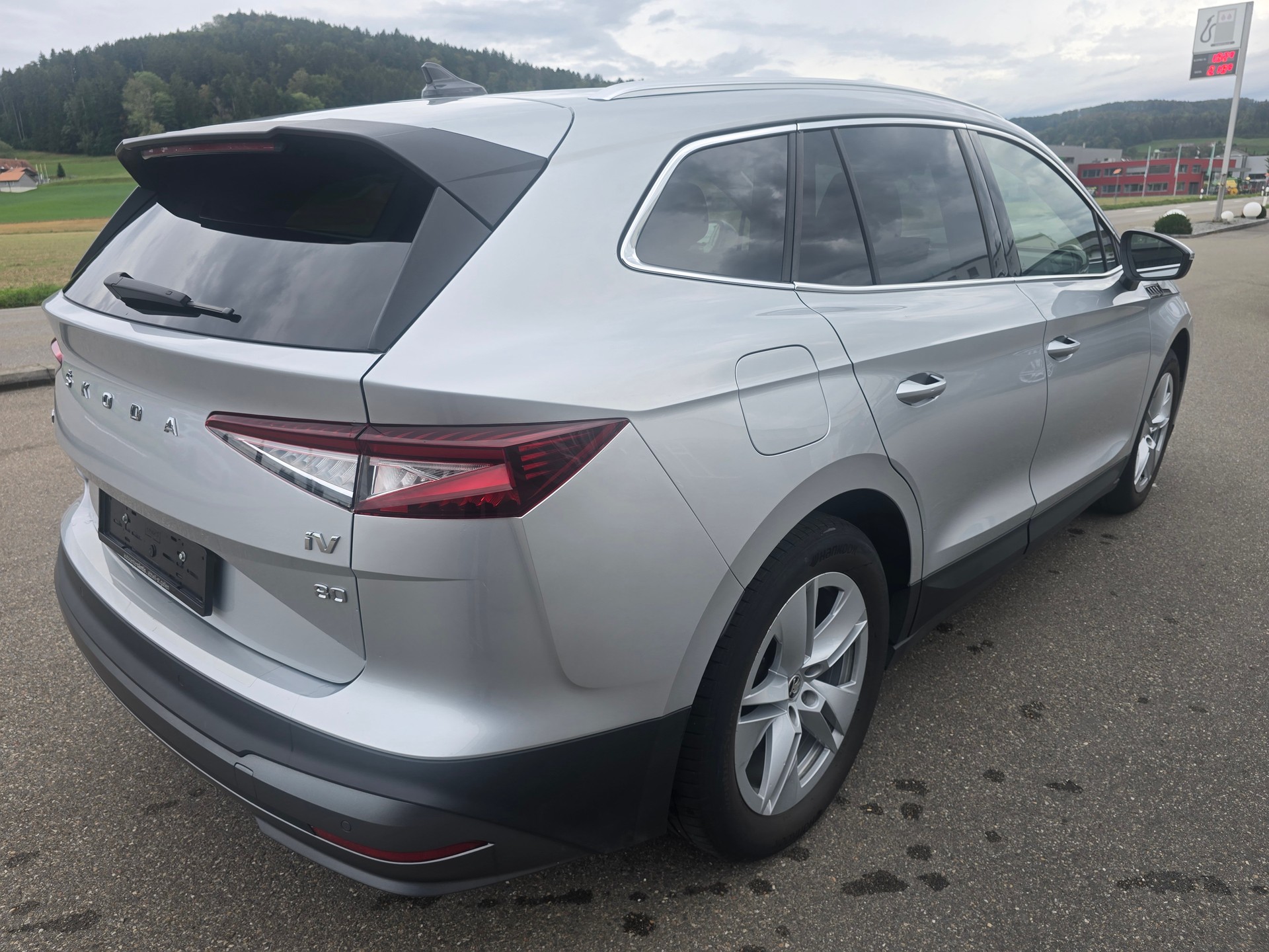 SKODA Enyaq iV 80-image-3