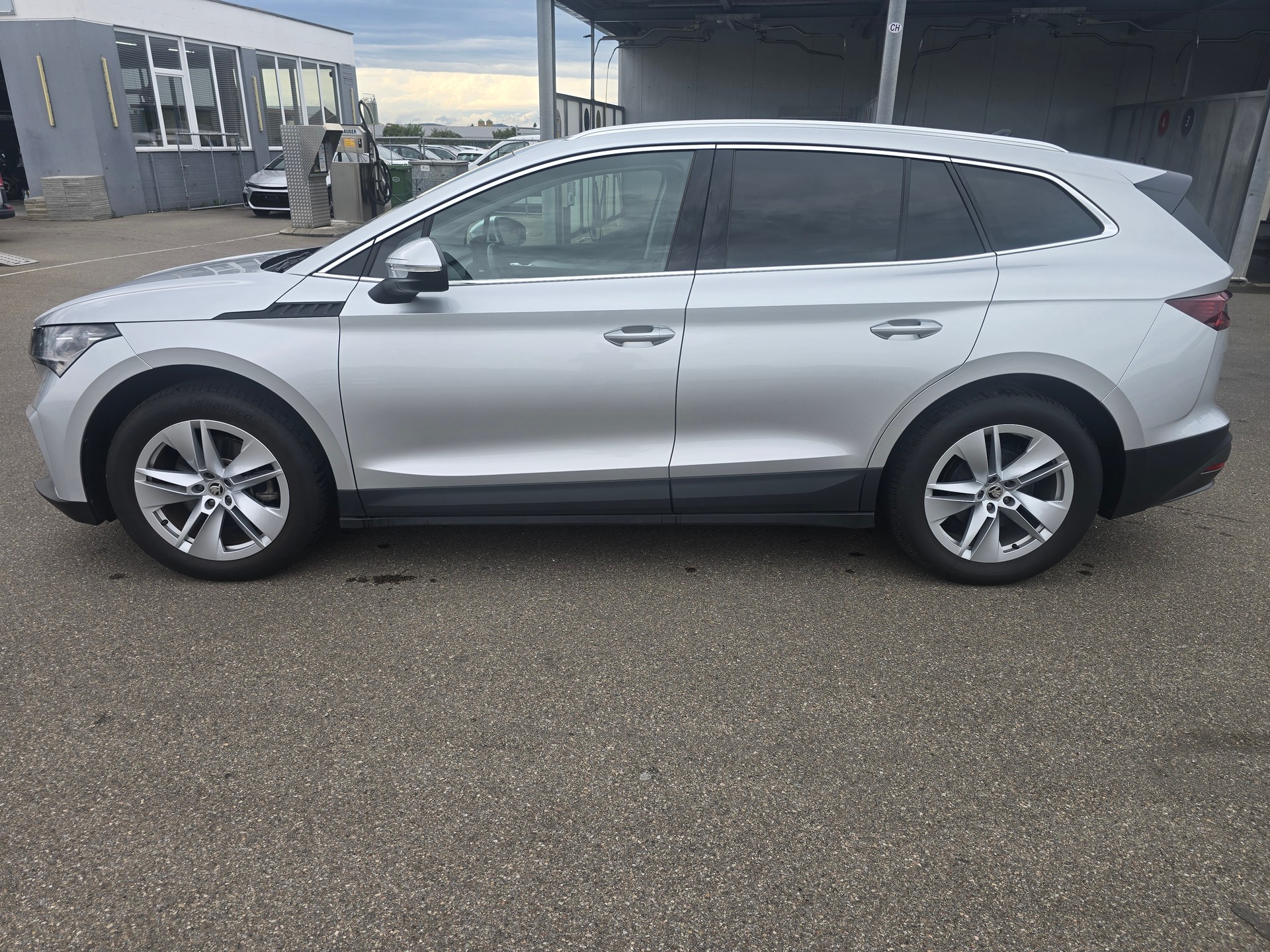 SKODA Enyaq iV 80-image-1