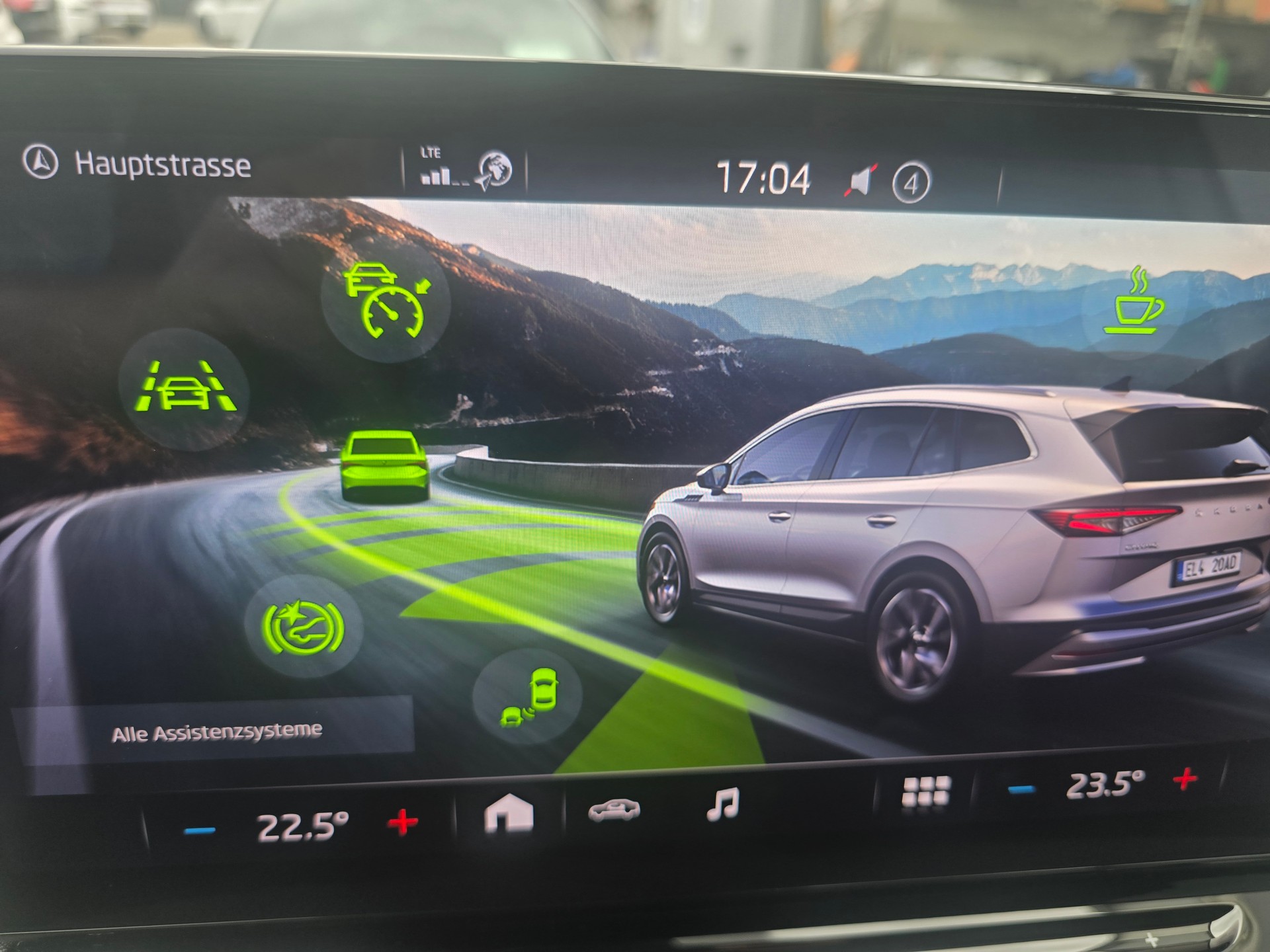 SKODA Enyaq iV 80-image-14