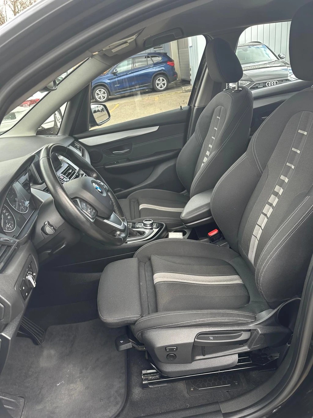 BMW 218d xDrive Active Tourer Steptronic ** Gr-Navi ** PDC V+H ** Xenon ** Sitzheizung ** Tempomat ** Frisch Ab MFK & Service **-image-10