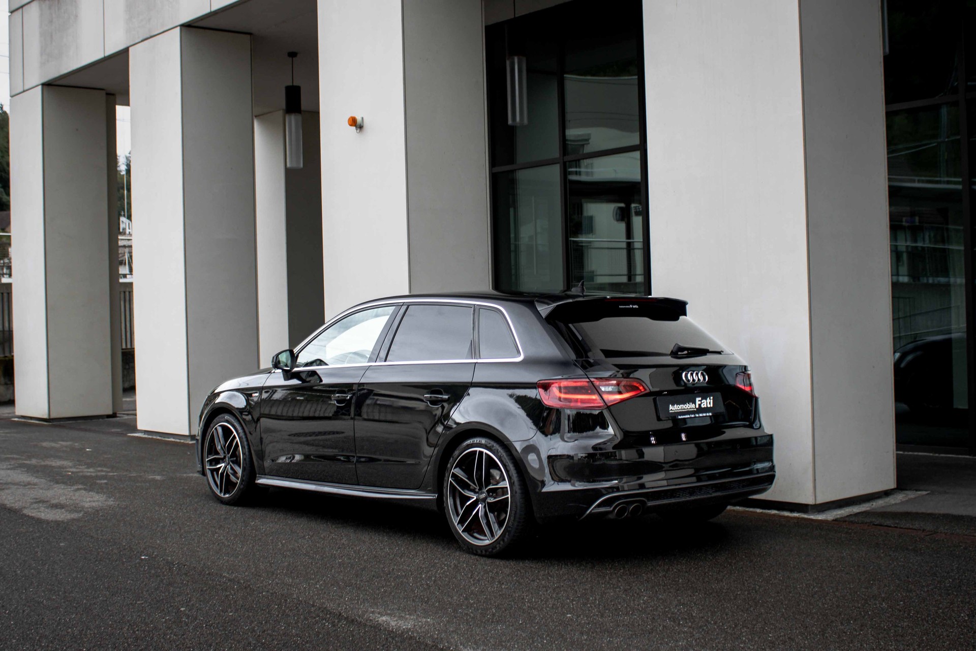 AUDI A3 Sportback S Line 1.8 TFSI Ambition-image-1