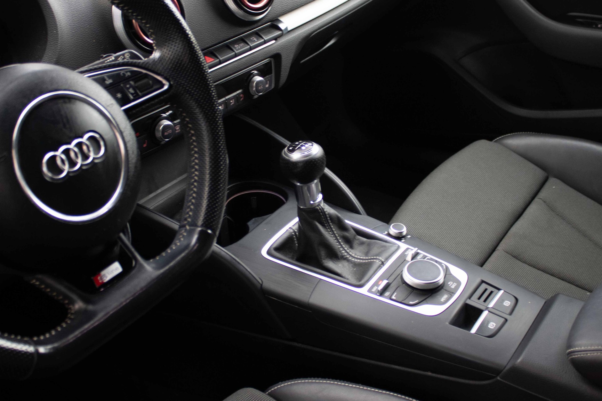 AUDI A3 Sportback S Line 1.8 TFSI Ambition-image-9