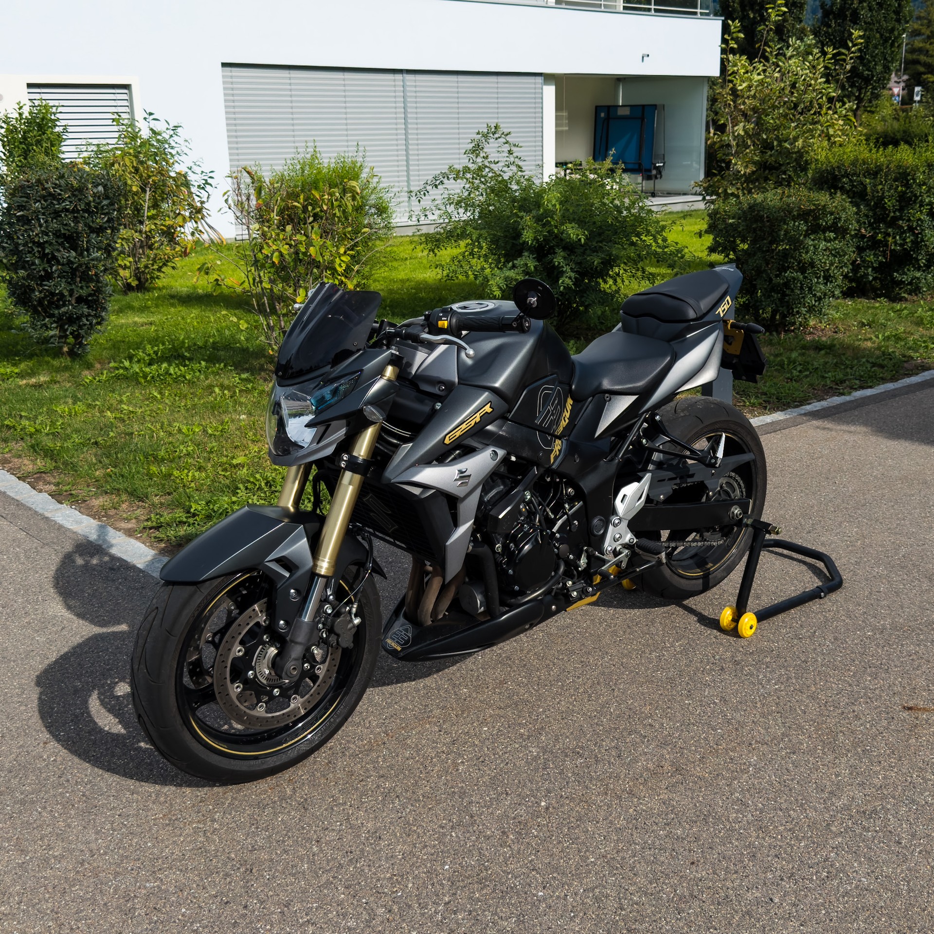 SUZUKI GSR 750 ABS Freegun