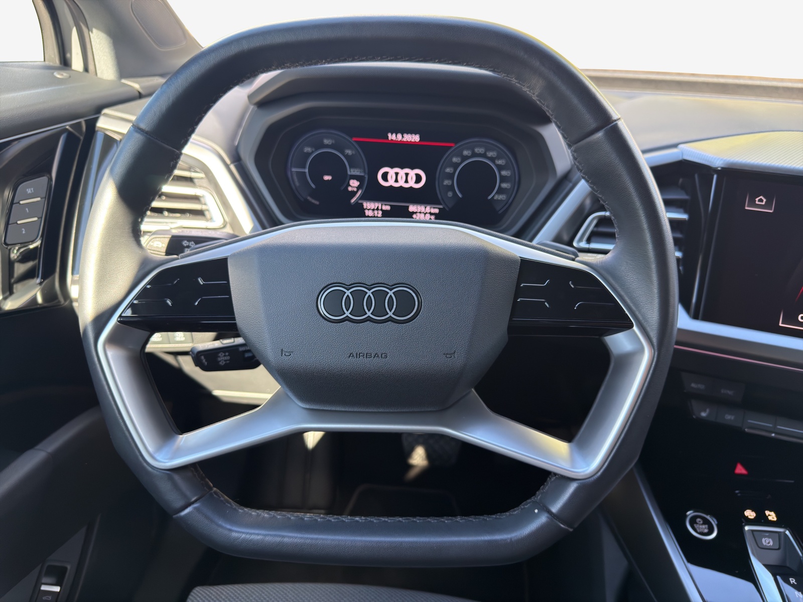 AUDI Q4 e-tron 45 Attraction-image-9