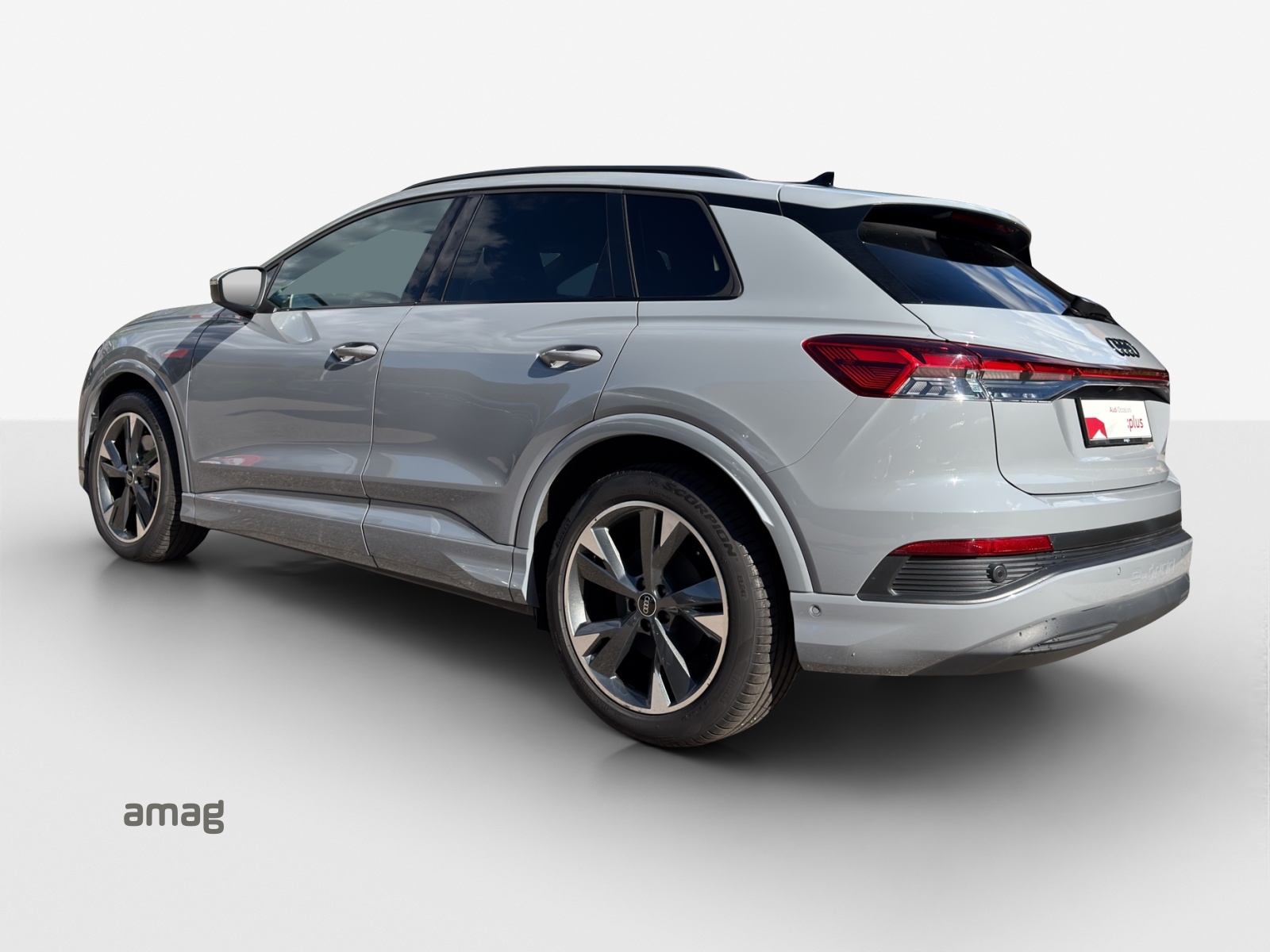 AUDI Q4 e-tron 45 Attraction-image-2