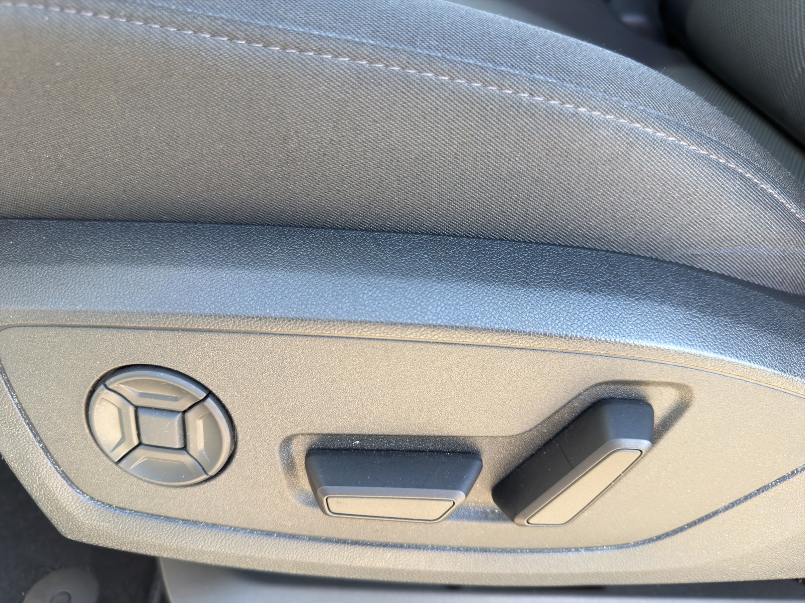 AUDI Q4 e-tron 45 Attraction-image-15