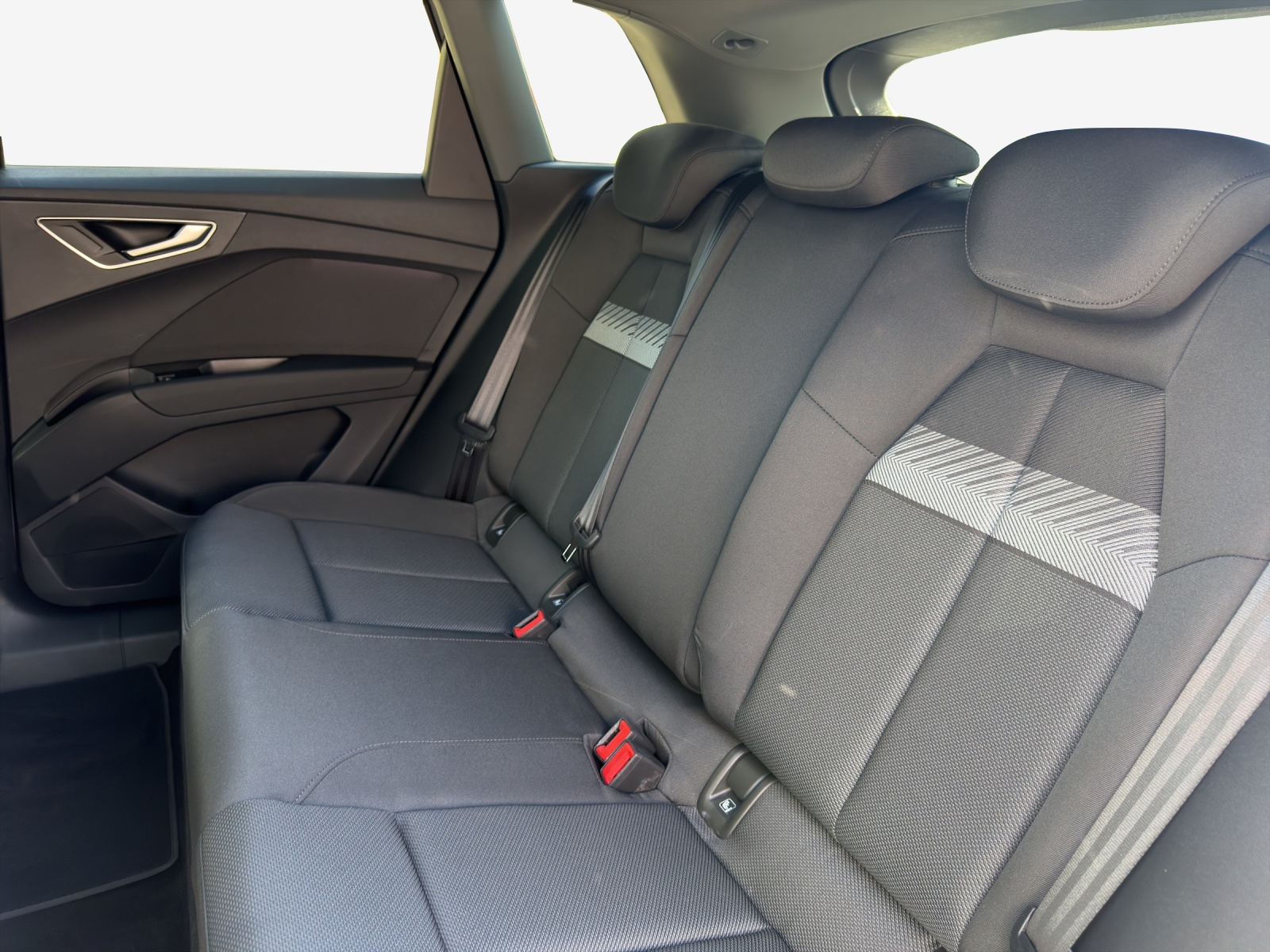 AUDI Q4 e-tron 45 Attraction-image-11