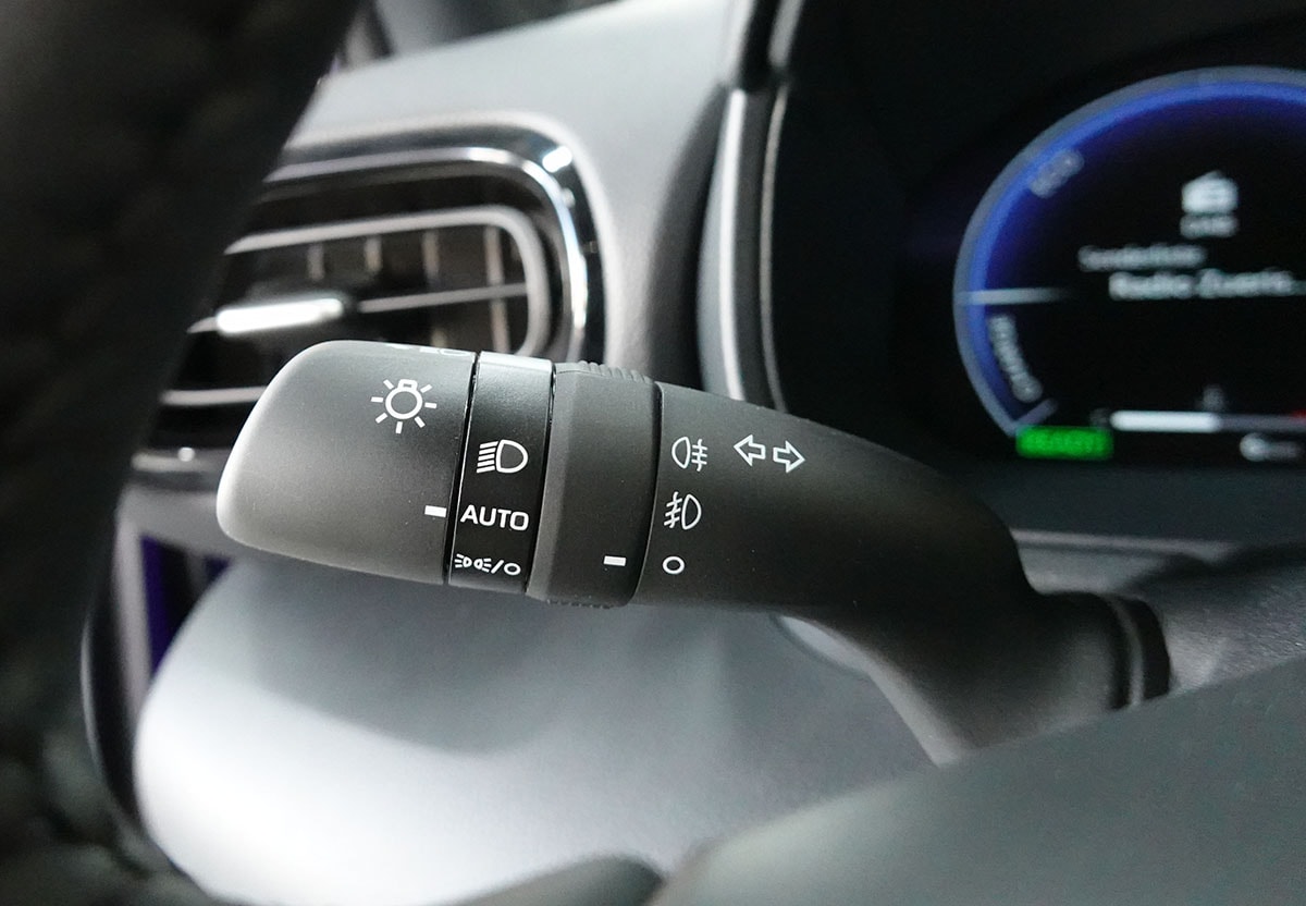 TOYOTA Yaris Cross 1.5 Premium 2WD e-CVT-image-14
