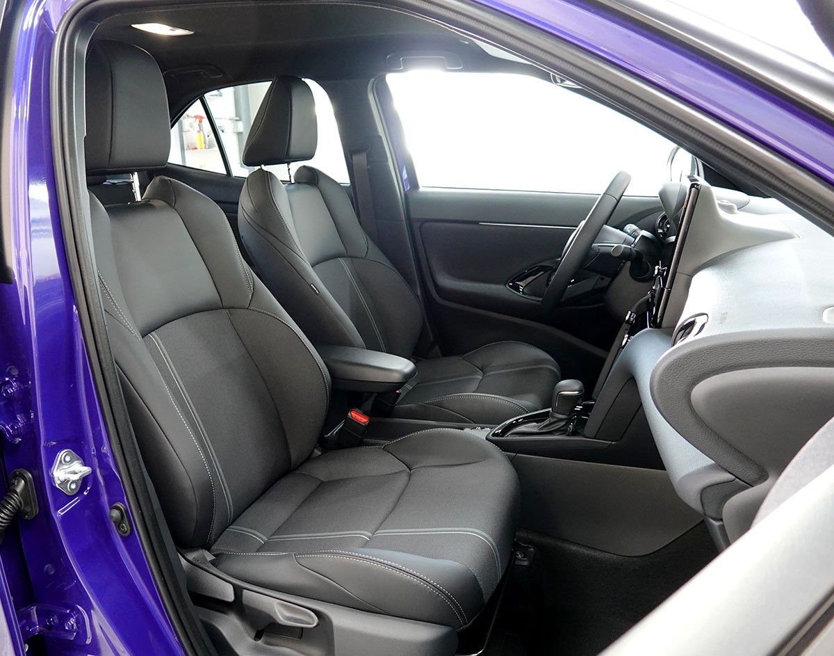 TOYOTA Yaris Cross 1.5 Premium 2WD e-CVT-image-3