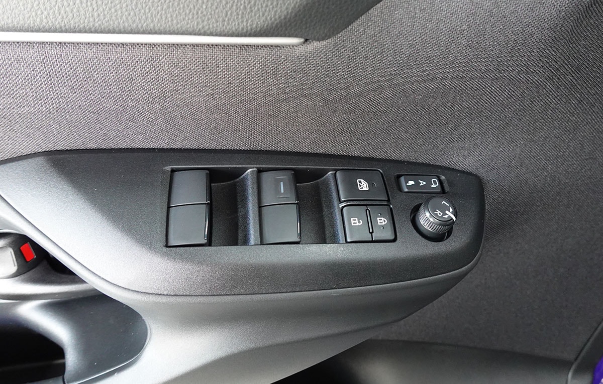 TOYOTA Yaris Cross 1.5 Premium 2WD e-CVT-image-12
