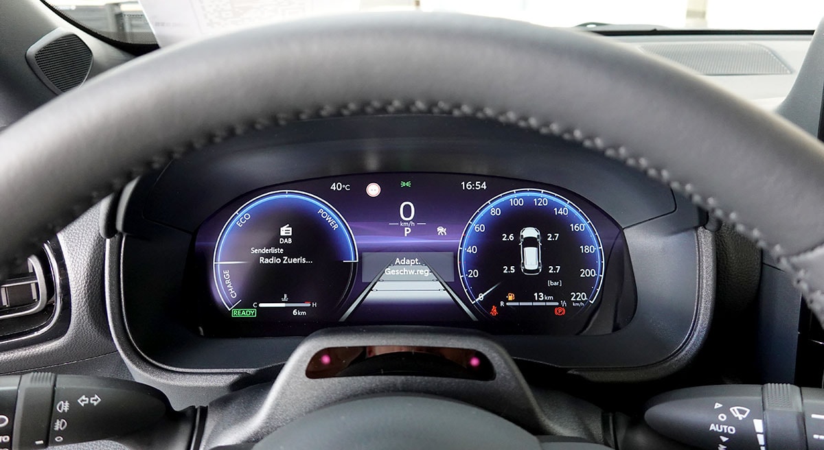 TOYOTA Yaris Cross 1.5 Premium 2WD e-CVT-image-18