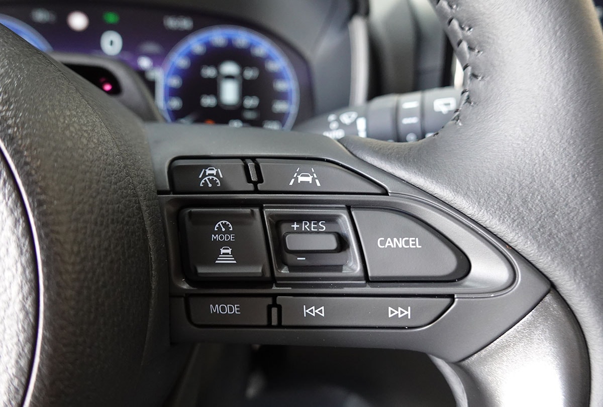 TOYOTA Yaris Cross 1.5 Premium 2WD e-CVT-image-16