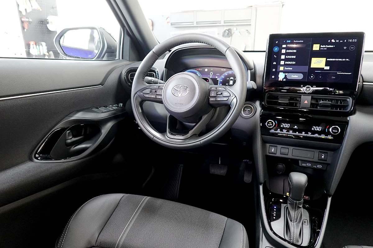 TOYOTA Yaris Cross 1.5 Premium 2WD e-CVT-image-7