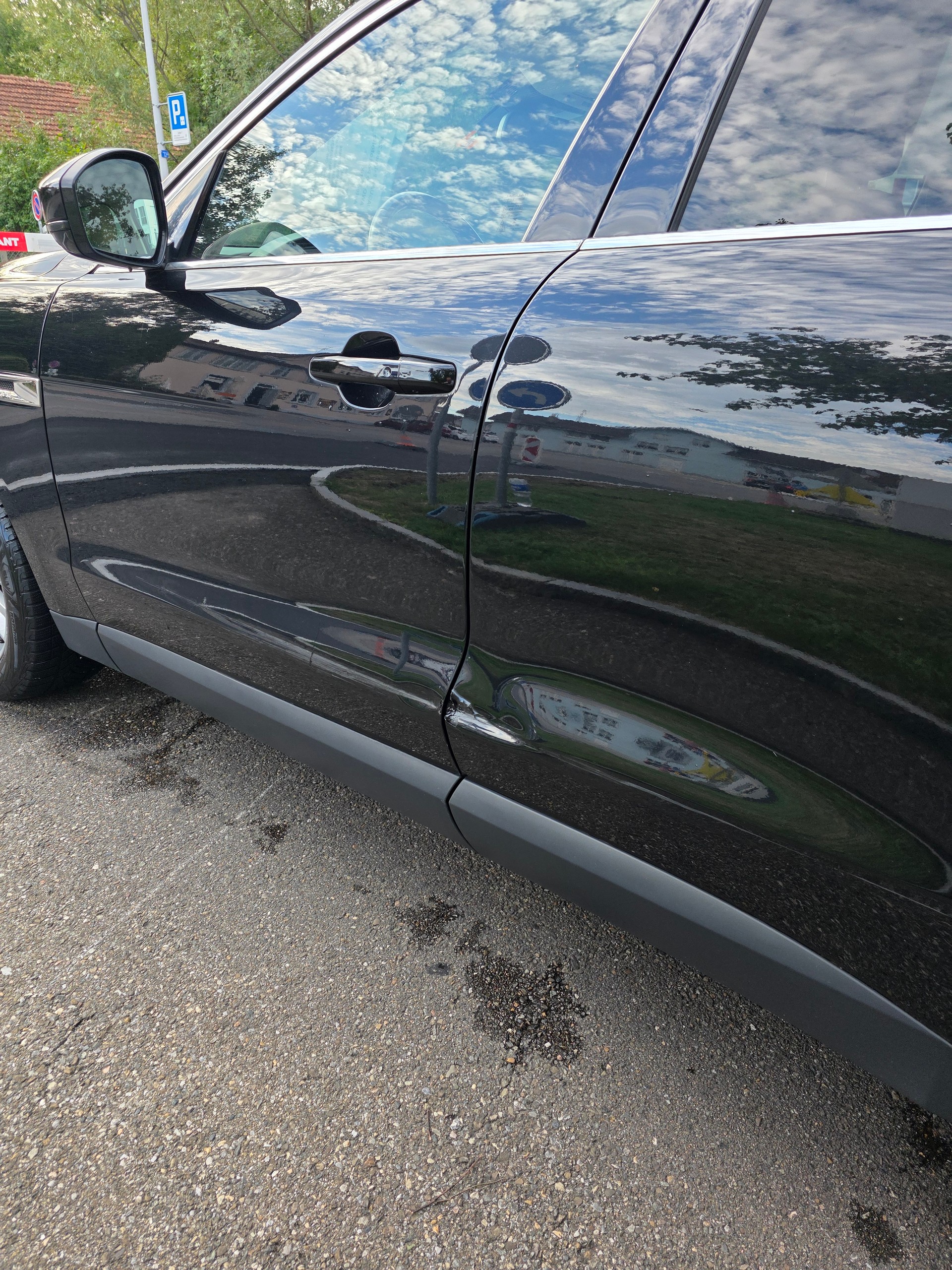 JAGUAR F-Pace 25t 2.0 Portfolio AWD Automatik-image-9