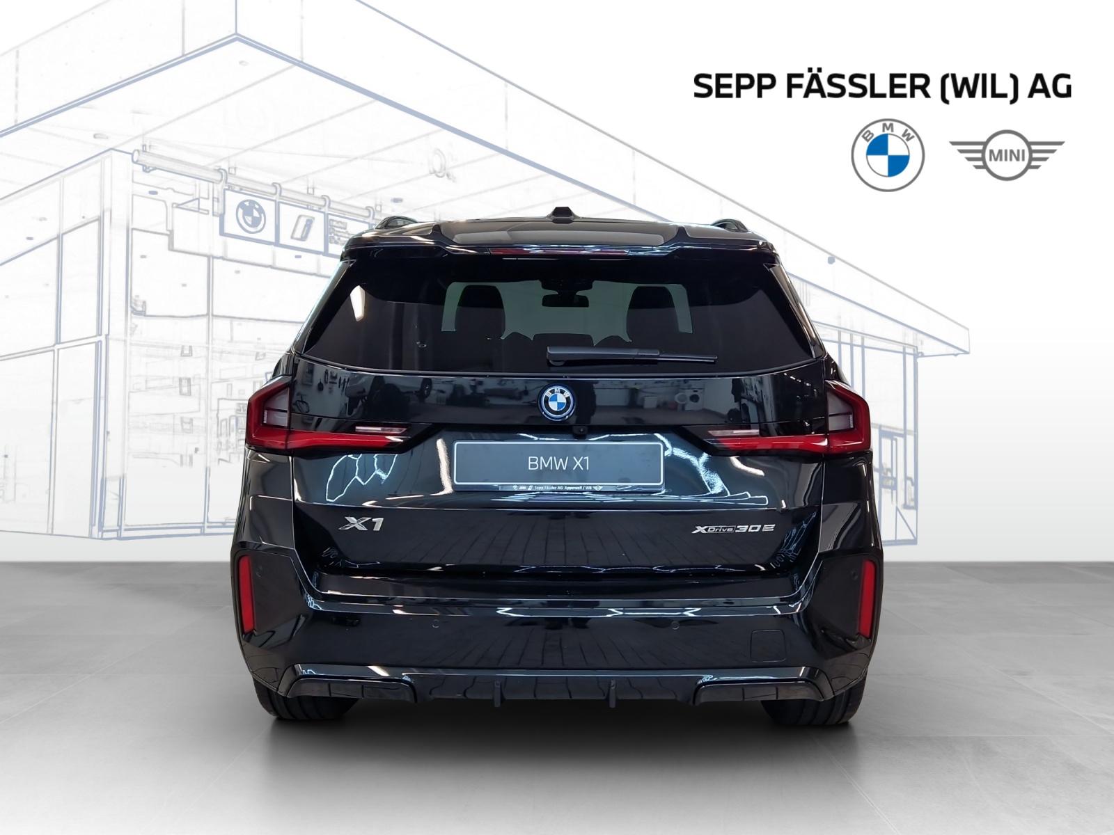 BMW X1 30e xDrive M Sport Pro-showroom-element-3