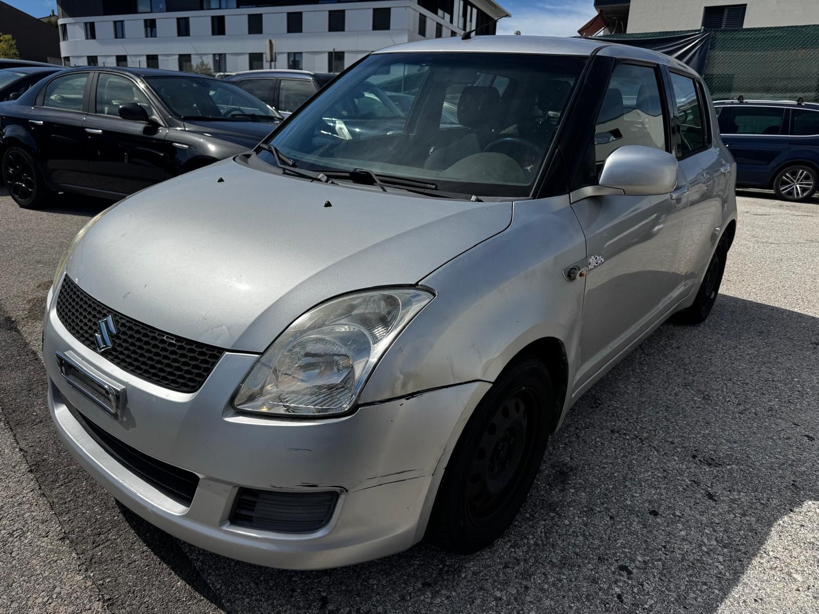 SUZUKI Swift 1.3i 16V GL-image-2