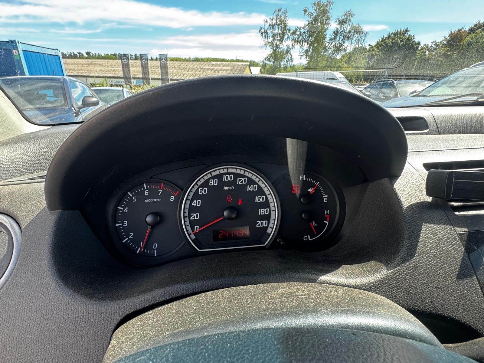 SUZUKI Swift 1.3i 16V GL-image-10