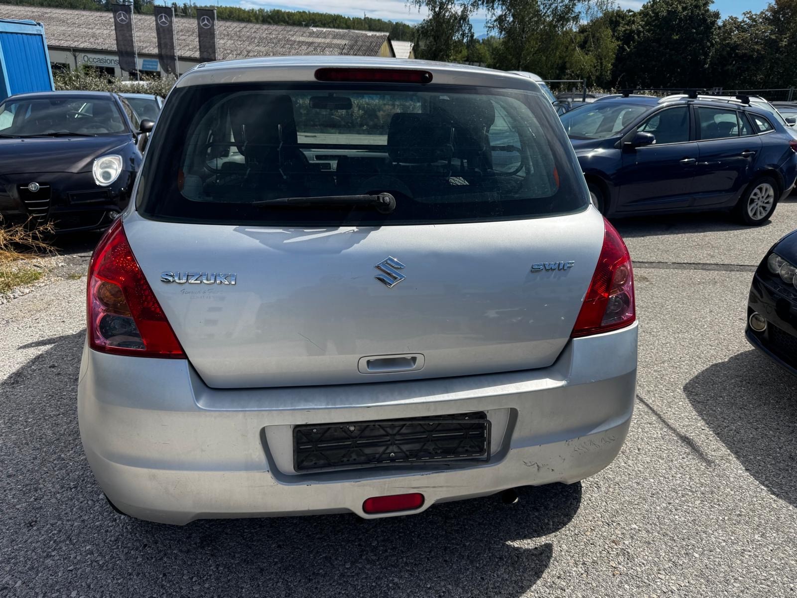 SUZUKI Swift 1.3i 16V GL-image-4