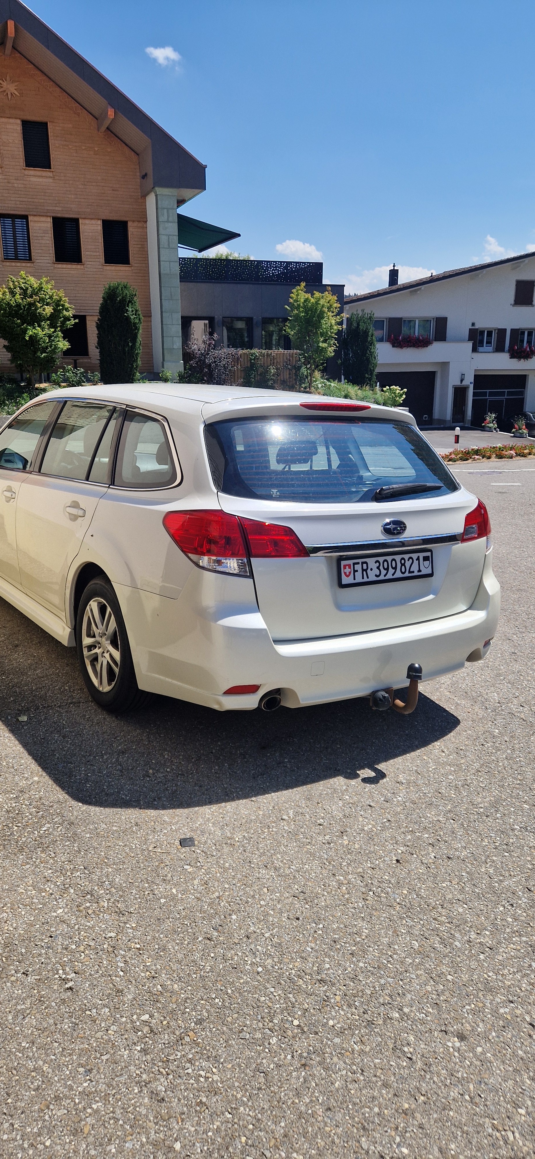 SUBARU 2.0i Limited-image-1