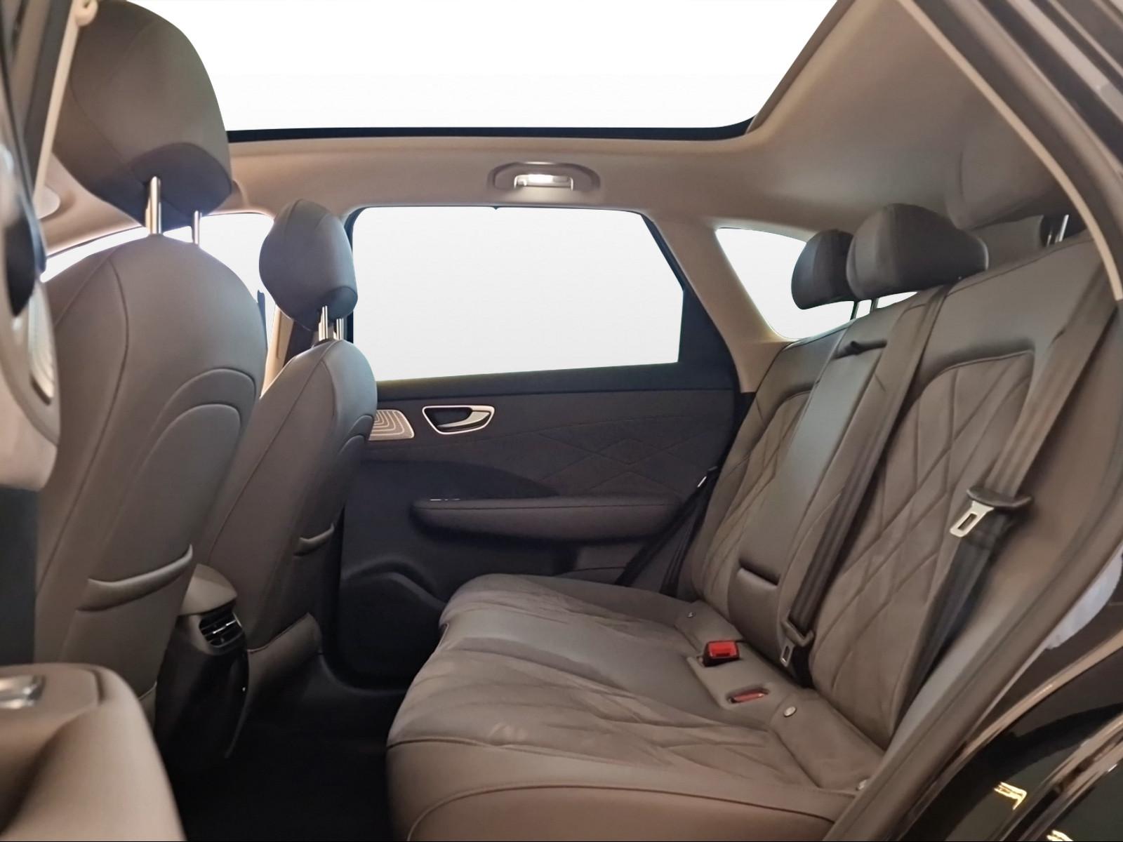 MG S6 EV 77 kWh Luxury 4WD-image-12