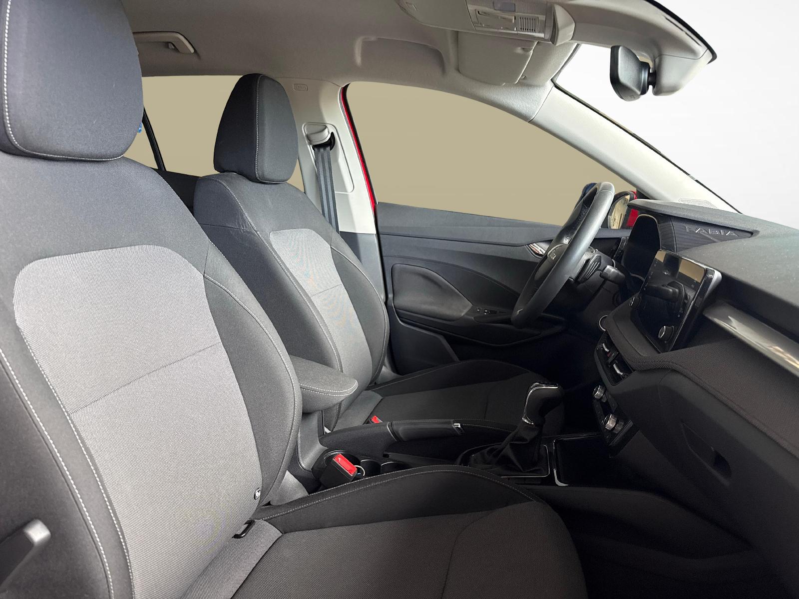 SKODA Fabia 1.0 TSI Selection DSG-image-9