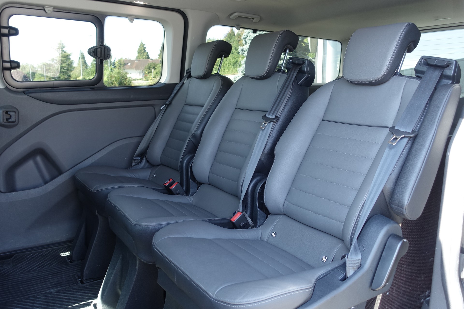 FORD Tourneo Custom 320 L2H1 Titanium X A-image-6