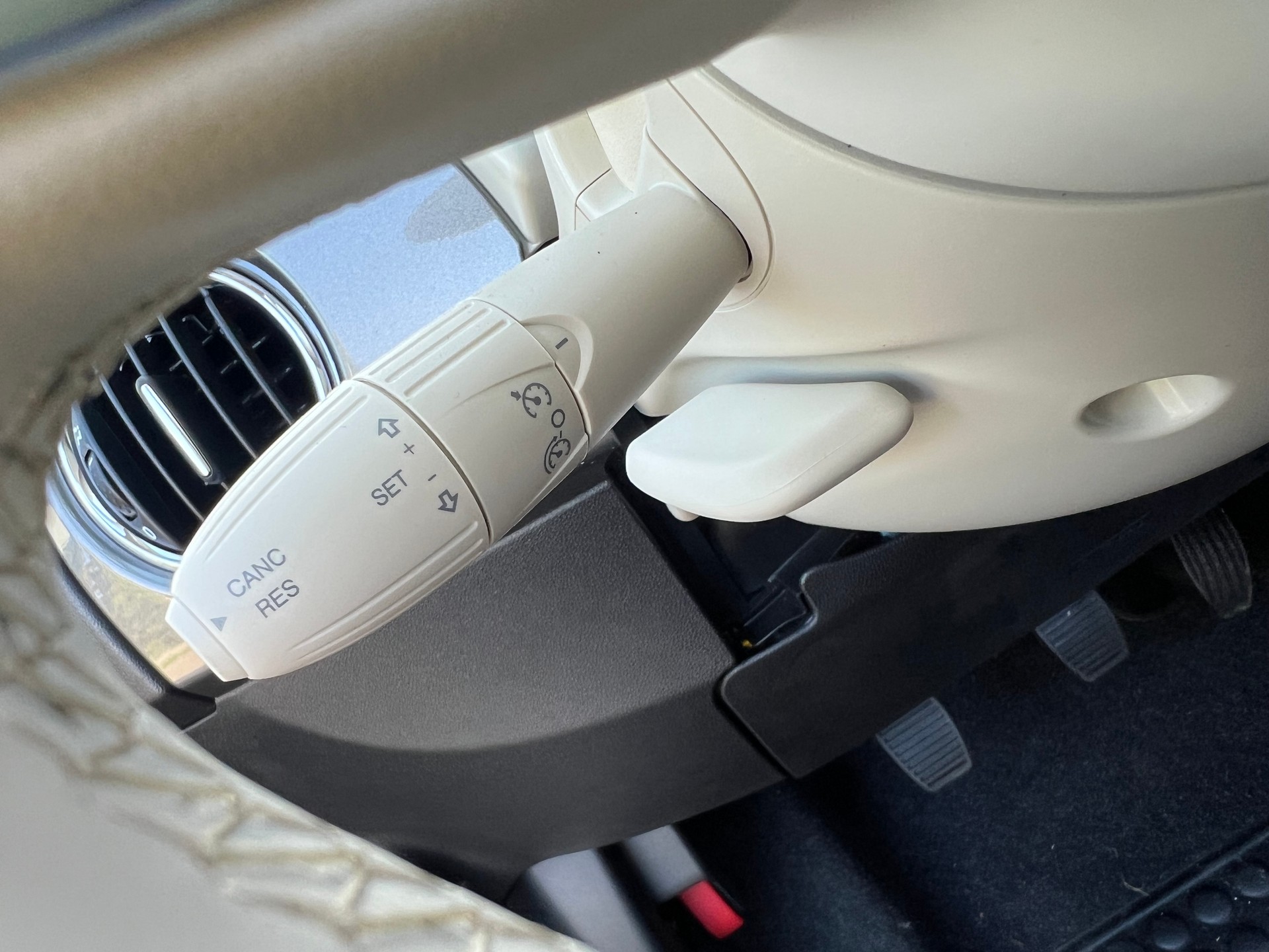 FIAT 500C 1.0 N3 MildHybrid Swiss Edition Spezialle-image-27