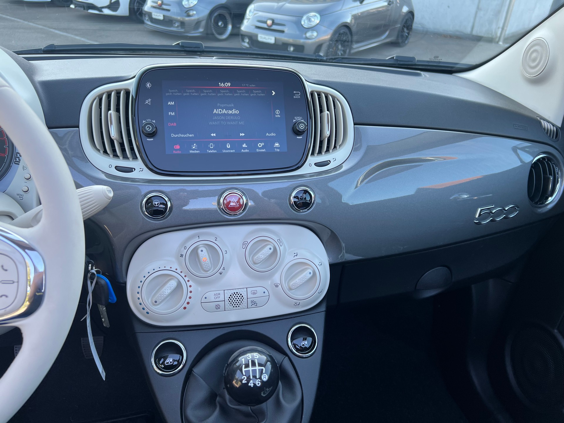 FIAT 500C 1.0 N3 MildHybrid Swiss Edition Spezialle-image-25