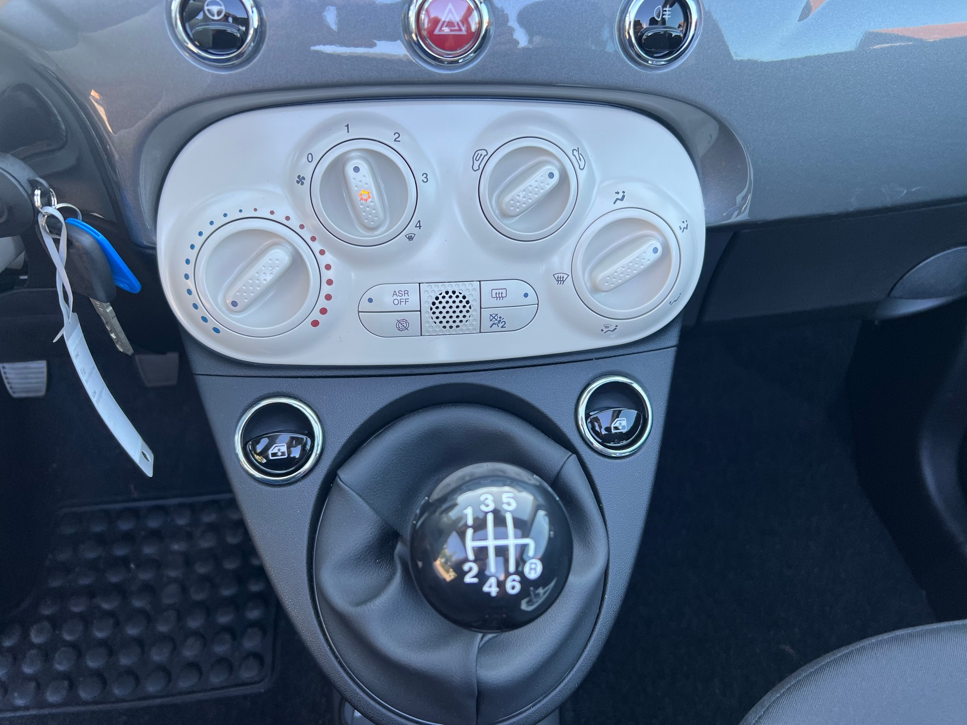 FIAT 500C 1.0 N3 MildHybrid Swiss Edition Spezialle-image-21