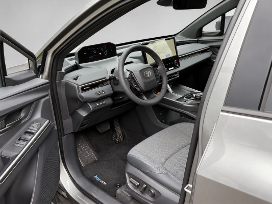 TOYOTA bZ4X Style 73,1 kWh AWD-image-4