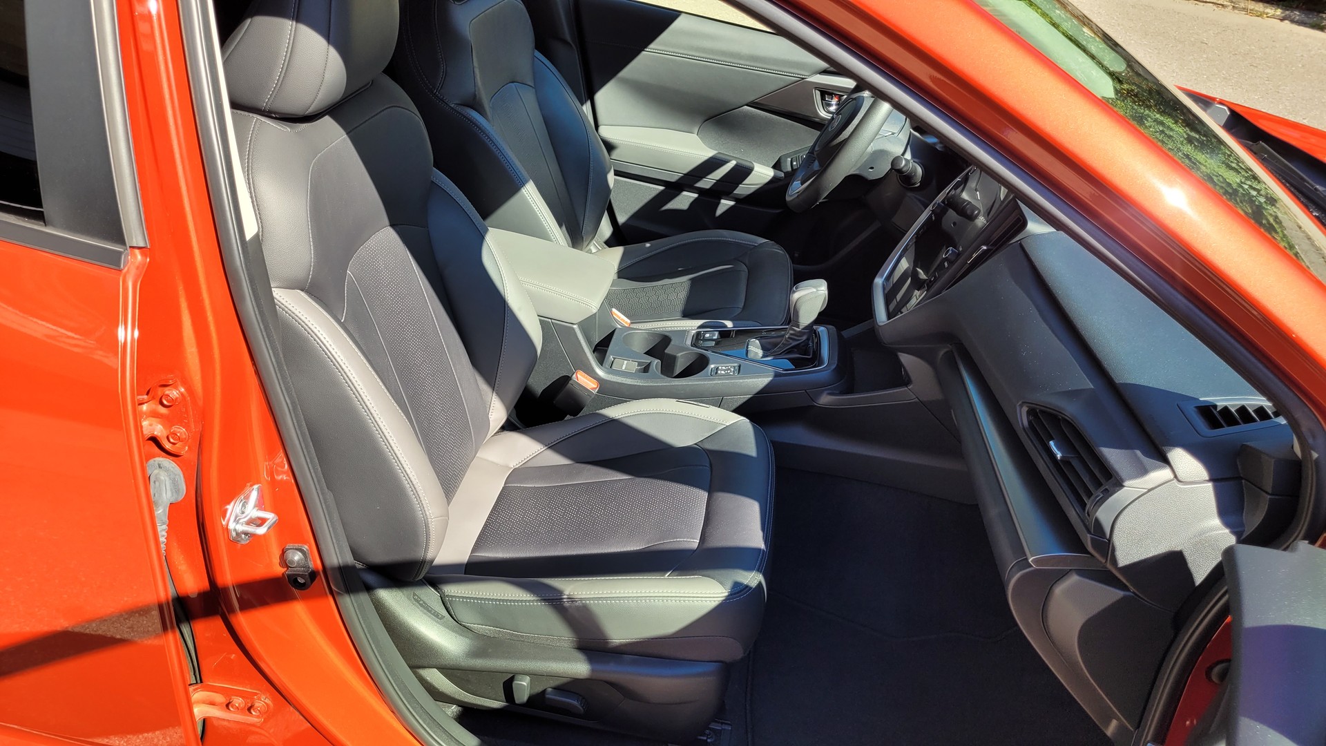 SUBARU Impreza 2.0 e-Boxer Luxury AWD Lineartronic-image-17
