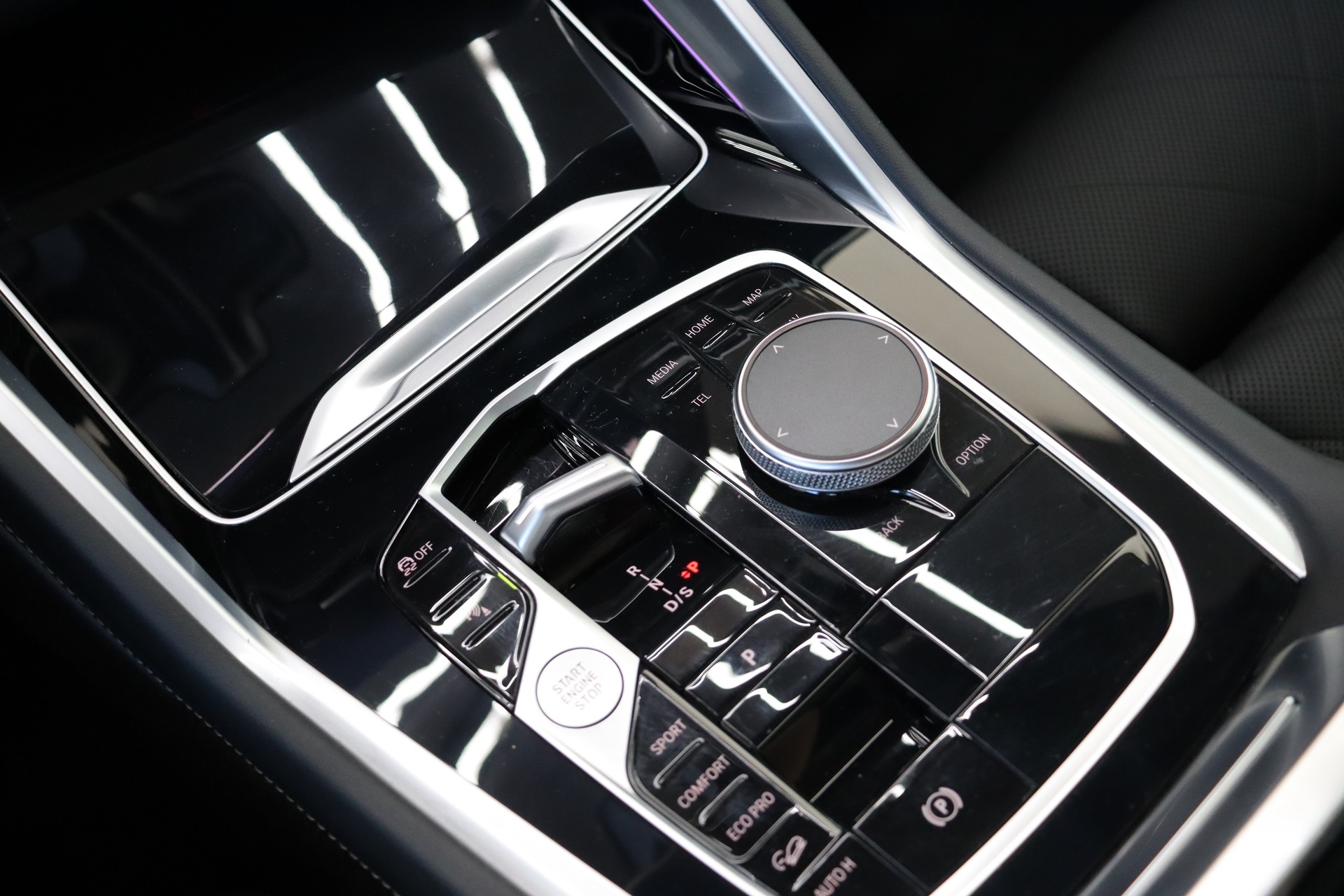 BMW X6 xDrive 48V 40d M Sport Steptronic-image-28