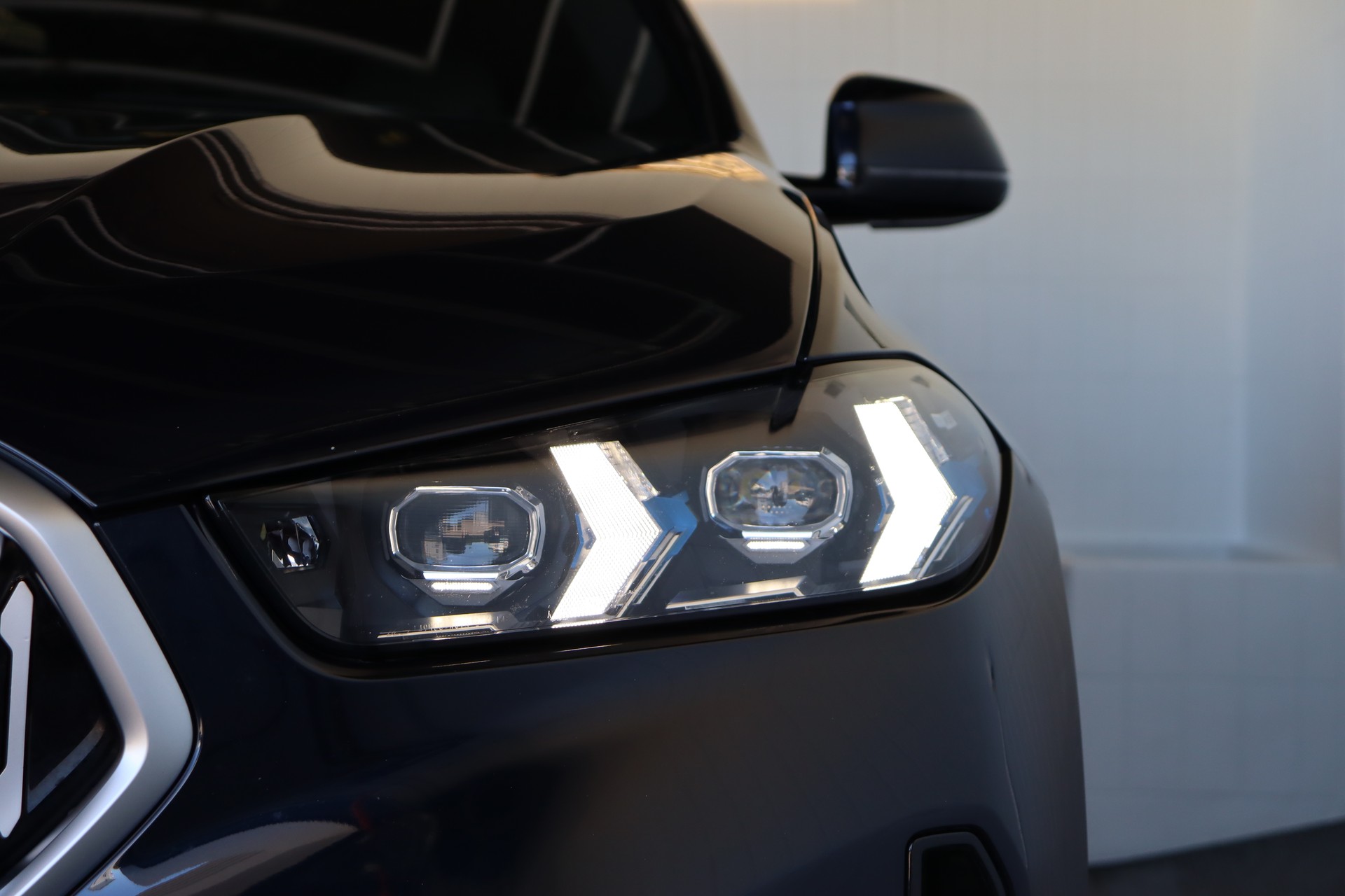 BMW X6 xDrive 48V 40d M Sport Steptronic-image-3