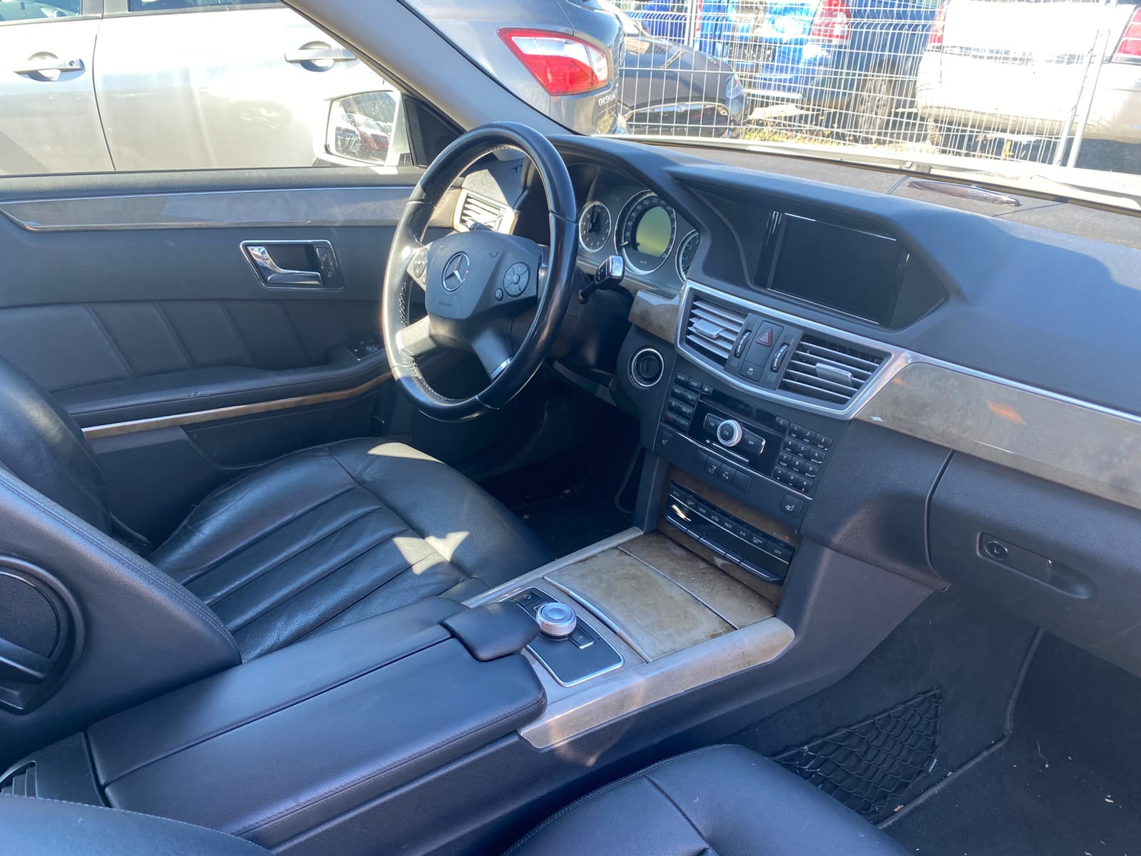 MERCEDES-BENZ E 350 4Matic 7G-Tronic-image-10