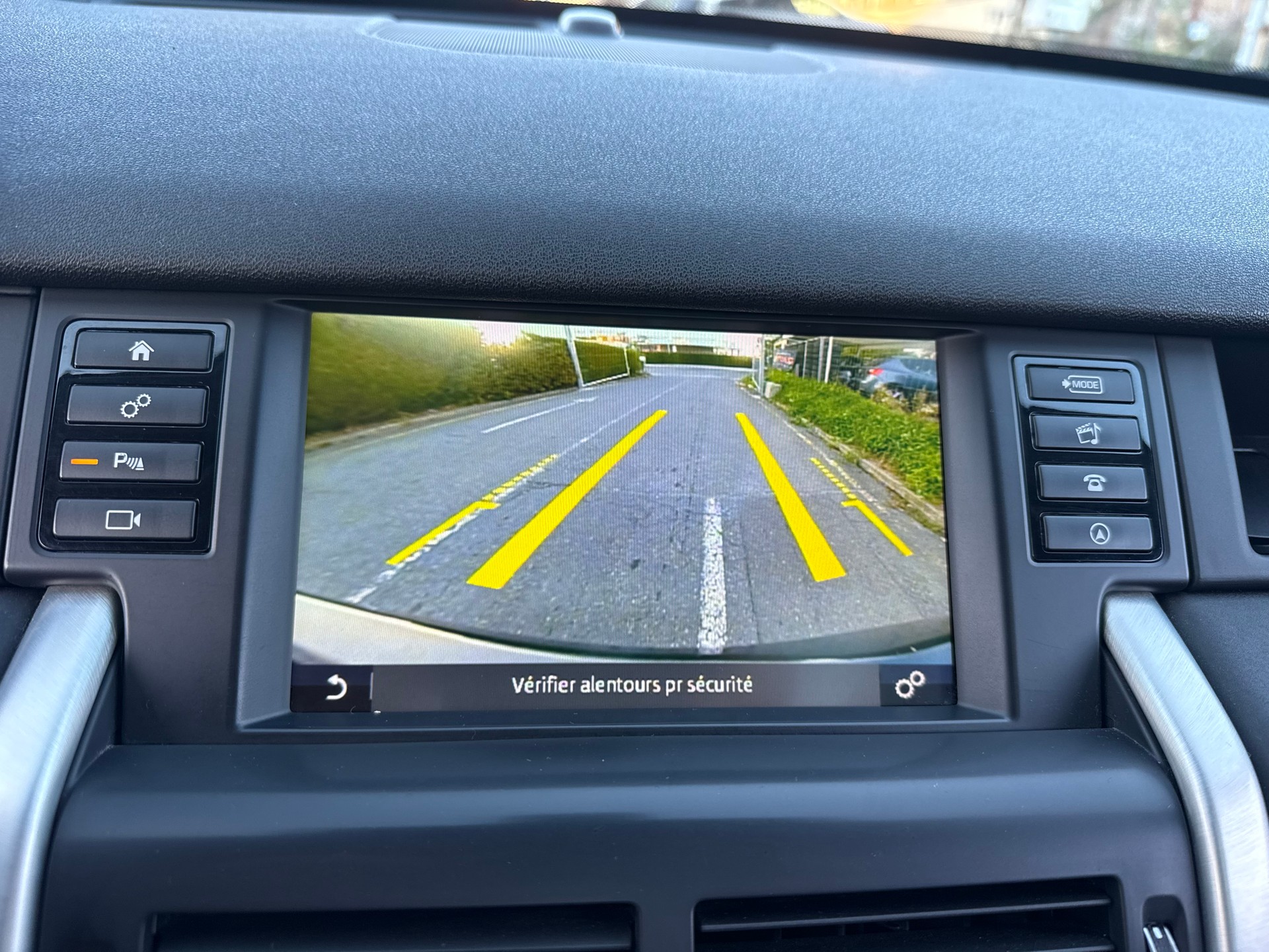 LAND ROVER Discovery Sport 2.0 Si4 HSE Advantage AT9-image-11