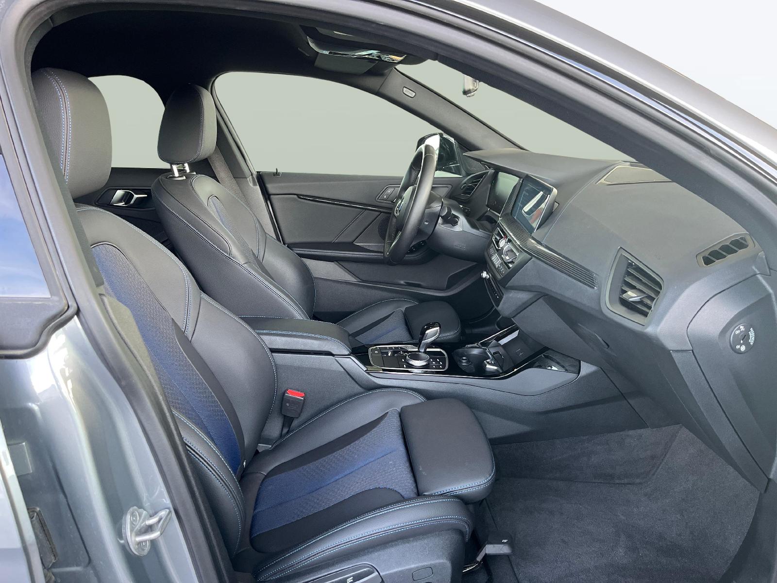 BMW 218i Gran Coupé-image-8