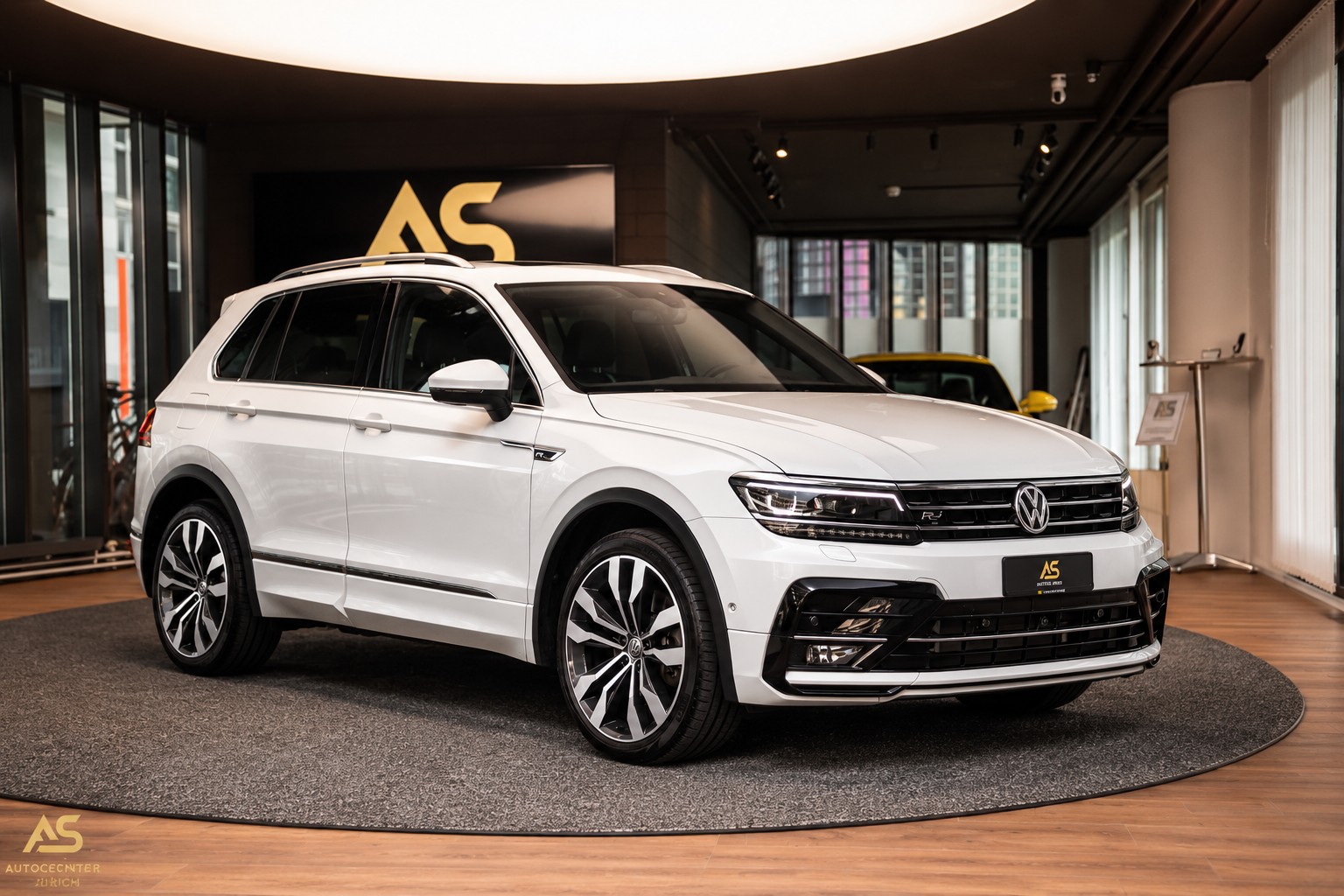 VW Tiguan 2.0TSI Highline 4Motion DSG (CH) MASSAGE | HEADUP | 360°-image-1