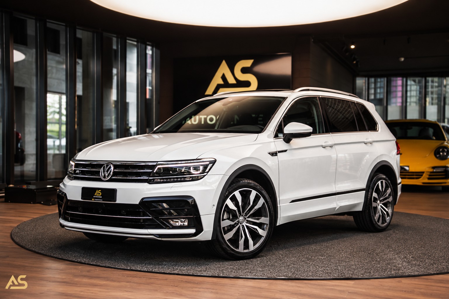 VW Tiguan 2.0TSI Highline 4Motion DSG (CH) MASSAGE | HEADUP | 360°-image-0