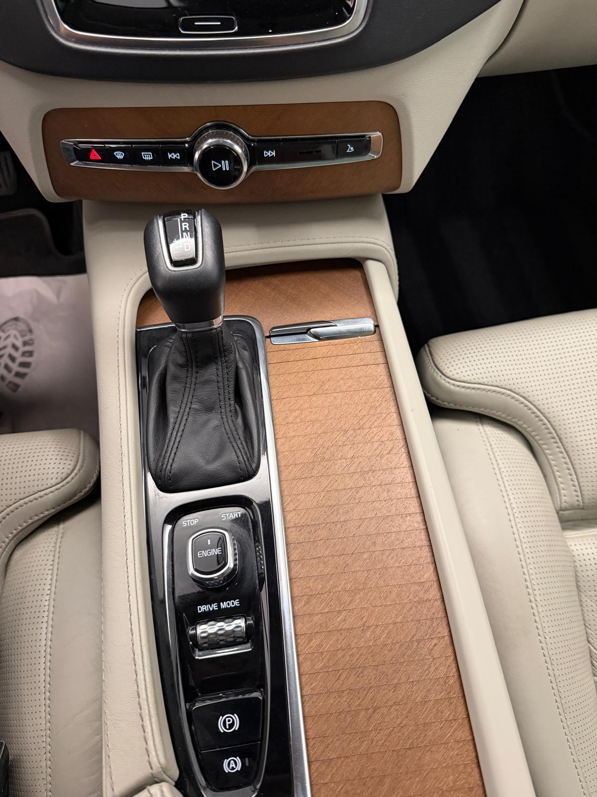 VOLVO XC90 2.0 T6 Momentum 7P. AWD-image-21