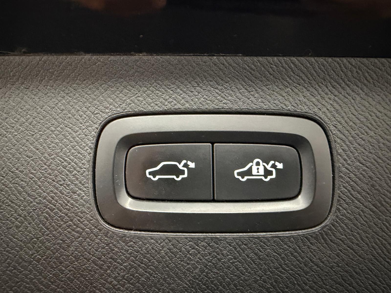VOLVO XC90 2.0 T6 Momentum 7P. AWD-image-14