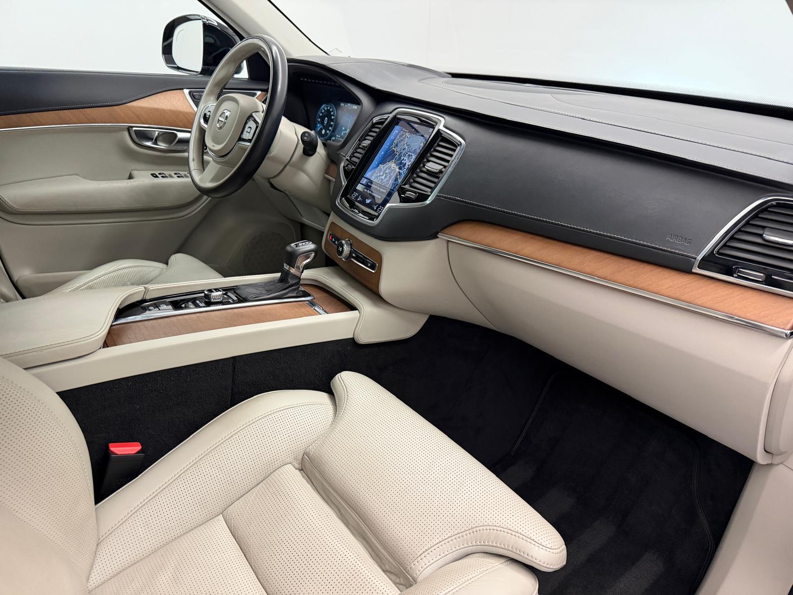 VOLVO XC90 2.0 T6 Momentum 7P. AWD-image-10