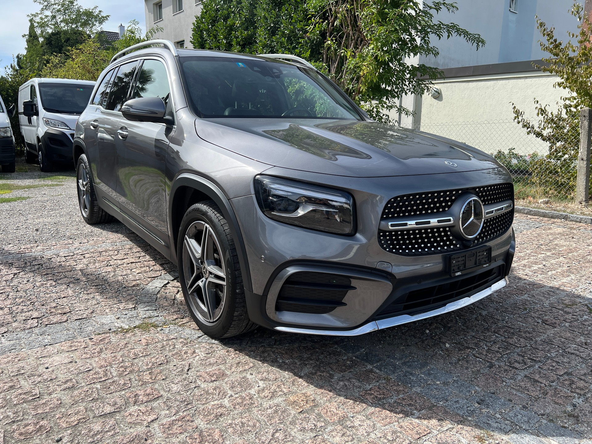 MERCEDES-BENZ GLB 220 d 4Matic AMG Line 8G-Tronic-image-0